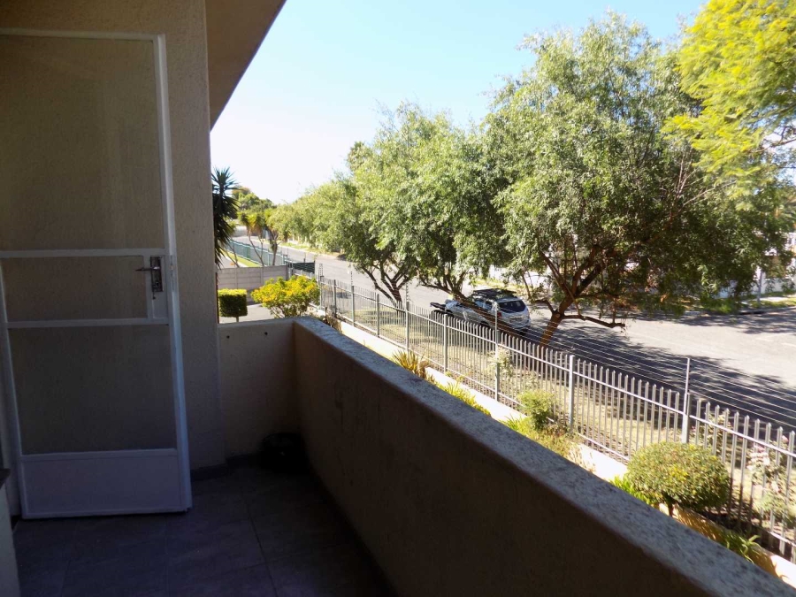 To Let 2 Bedroom Property for Rent in Silver Oaks Western Cape